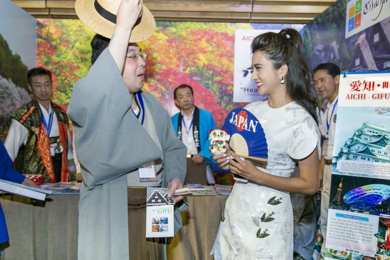 Kim Tuyen 10.jpg Kim Tuyen 10.jpg